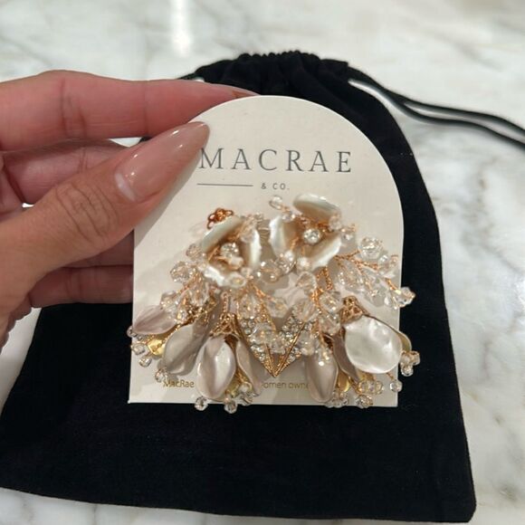 Macrae & co earrings - Picture 1 of 2